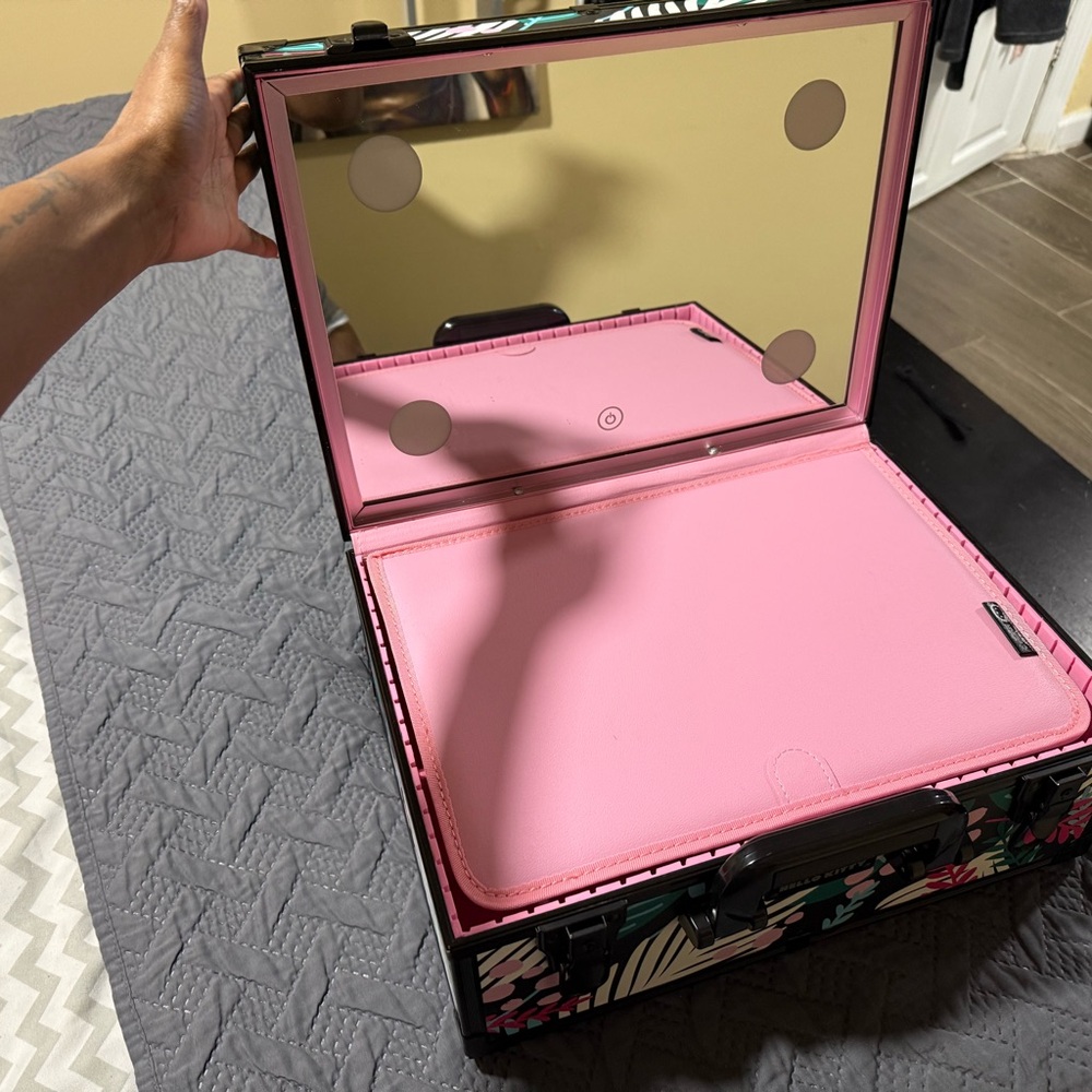 Hello Kitty Safari Makeup Organizer with Mirror